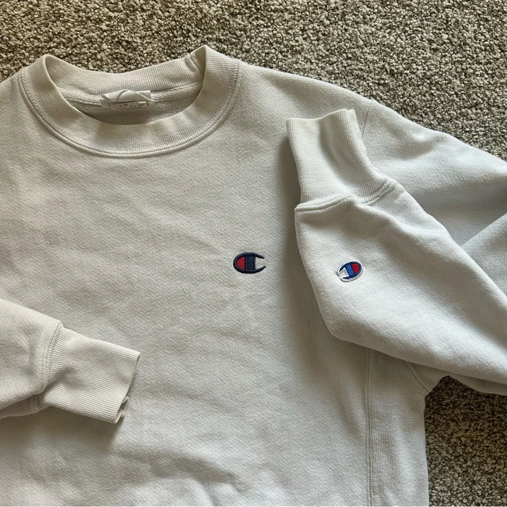 Champion White Reverse Weave Crewneck Sweatshirt - Picture 2 of 4